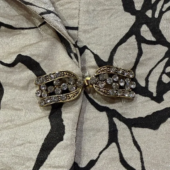 R&M Richards Black and Cream Floral Blazer - Picture 5 of 6